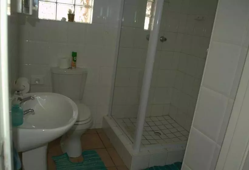 Majatalo Crowned Crane