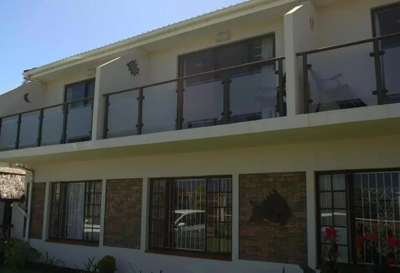 Majatalo Crowned Crane