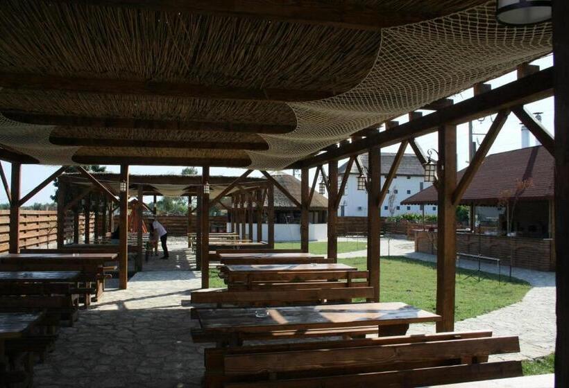 پانسیون Delta Marina