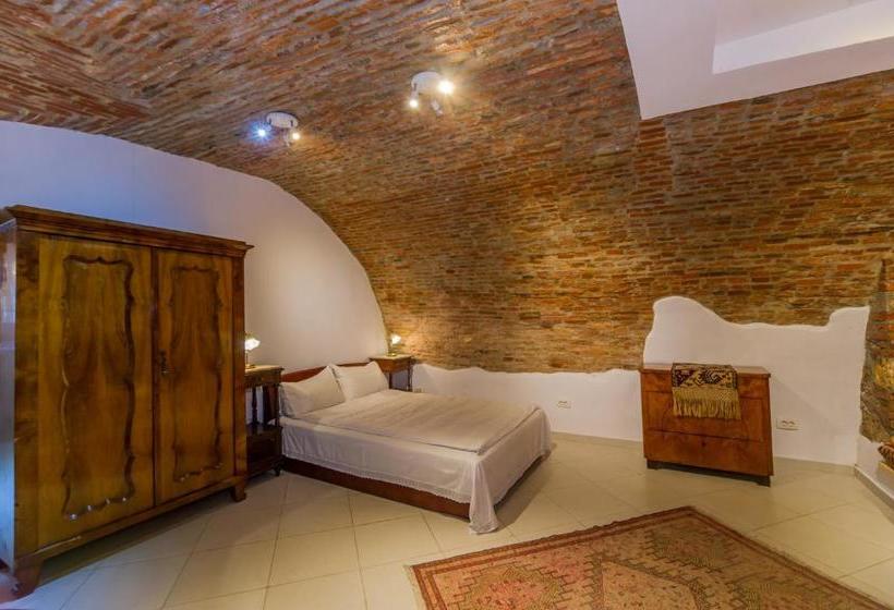 بنسيون Kronhaus