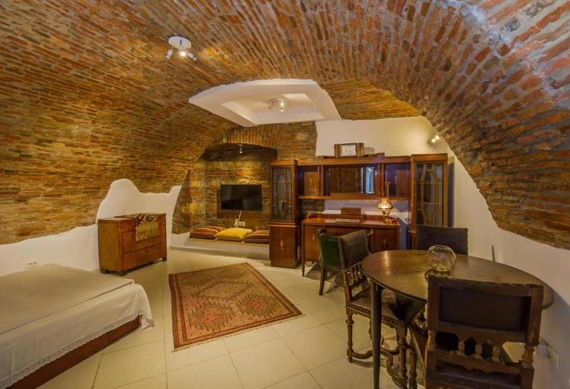 بنسيون Kronhaus