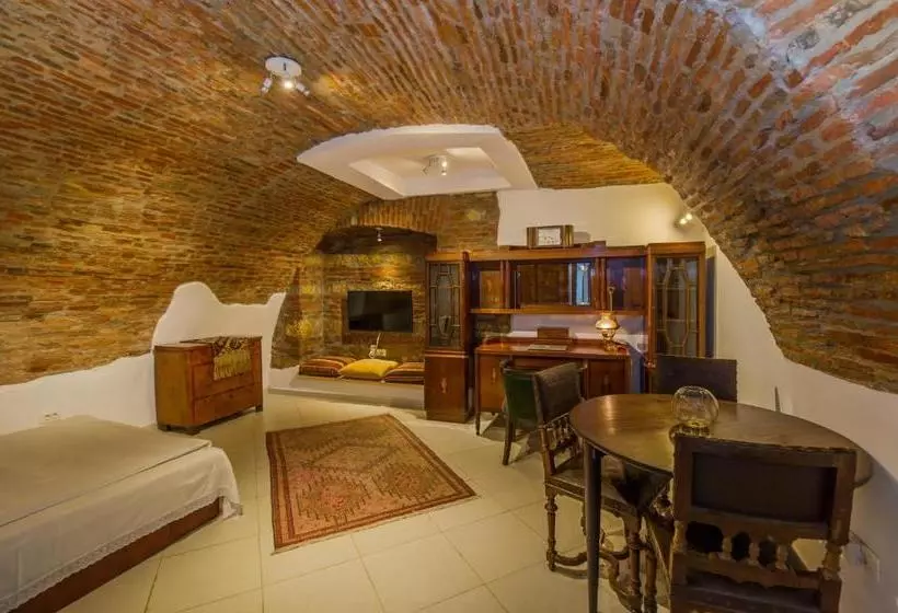 پانسیون Kronhaus