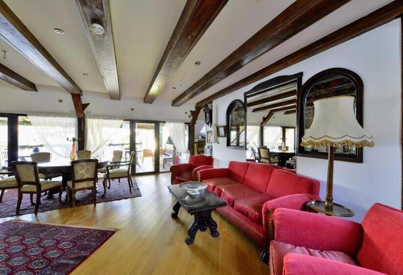 بنسيون Kronhaus