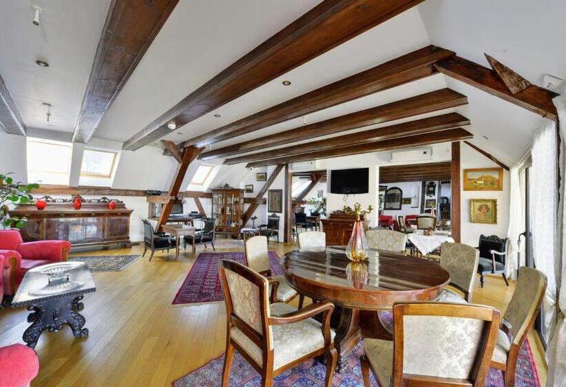 بنسيون Kronhaus