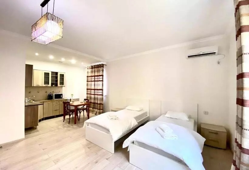 پانسیون Sarai Batu Guest House