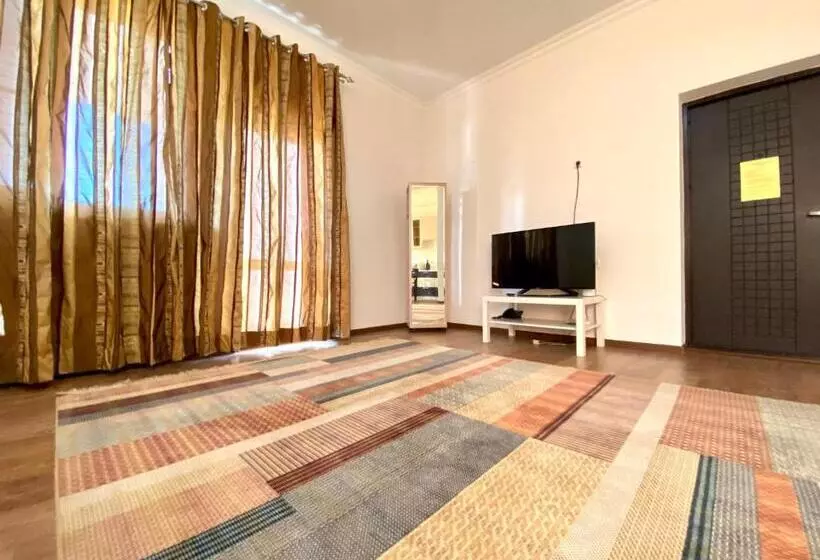 پانسیون Sarai Batu Guest House