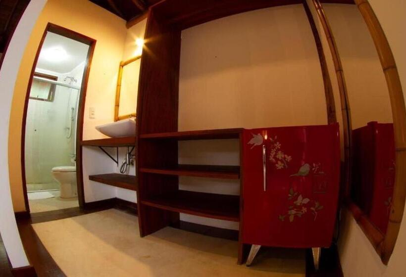 بنسيون Thai Pousada