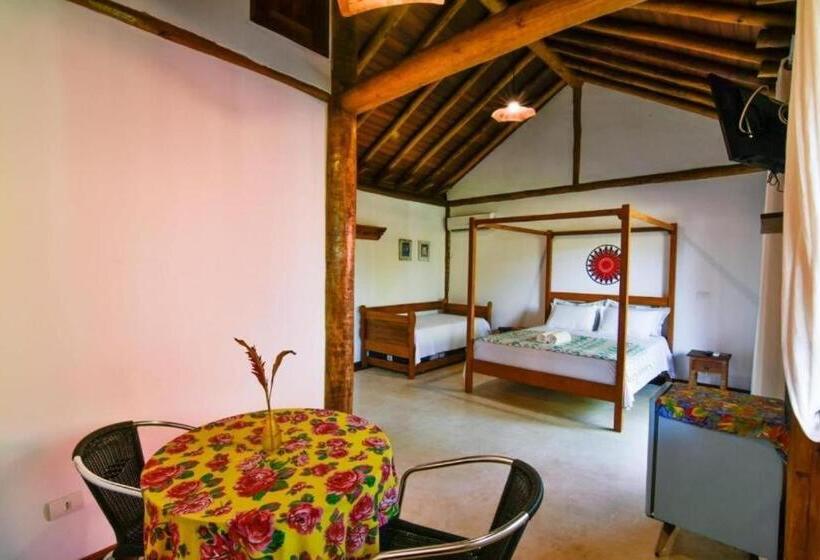 بنسيون Thai Pousada