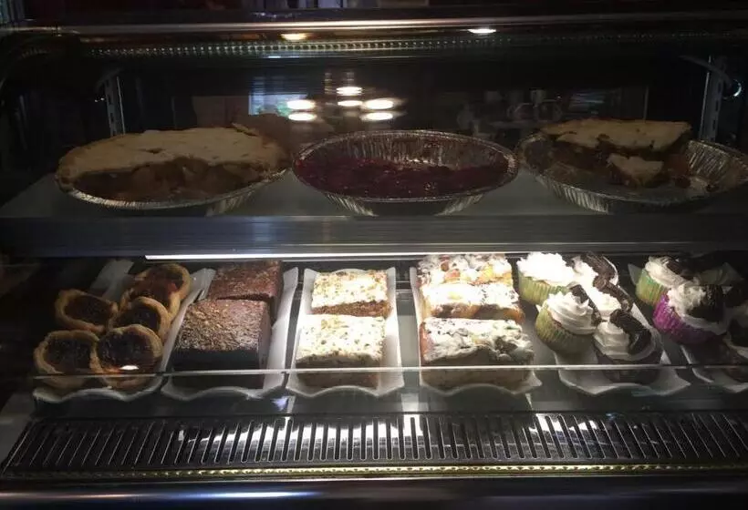 Retkeilymaja Old Towne Inne Chuckwagon Bar & Grill