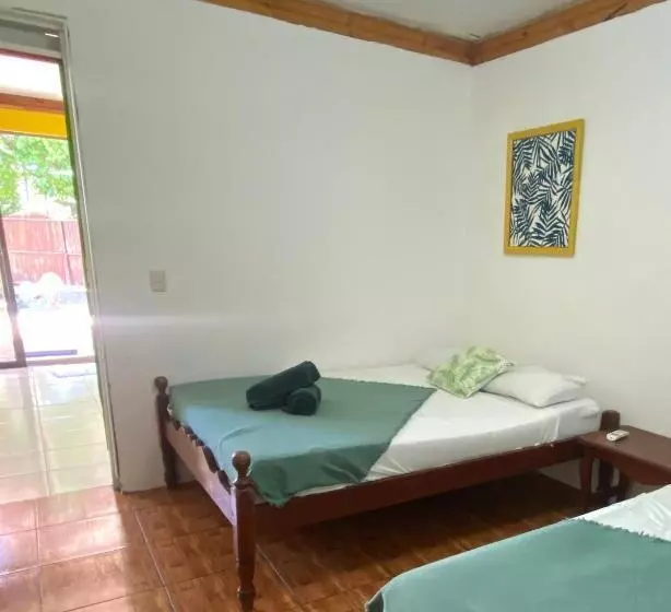 ペンション Cabinas Cahuita