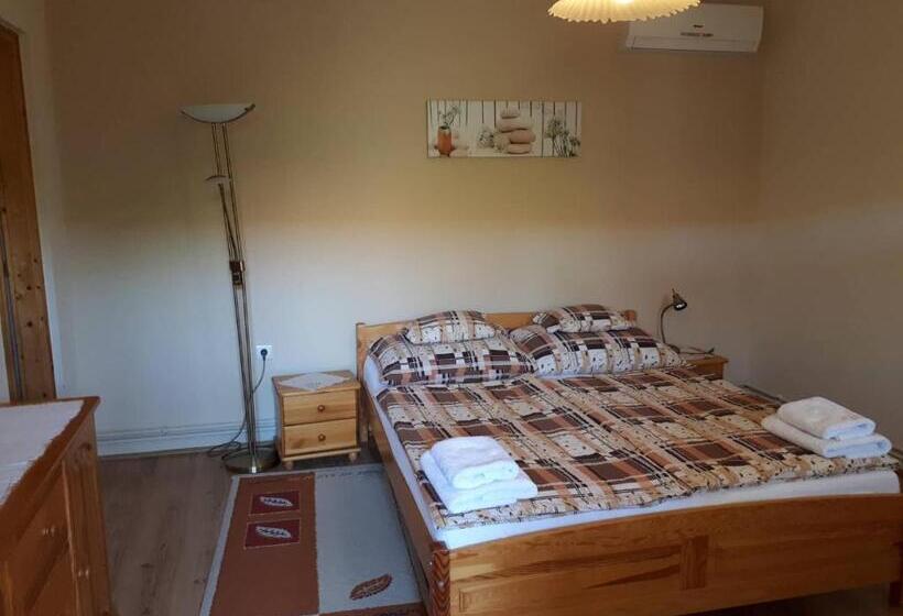 ペンション Eckhardt Vendégház