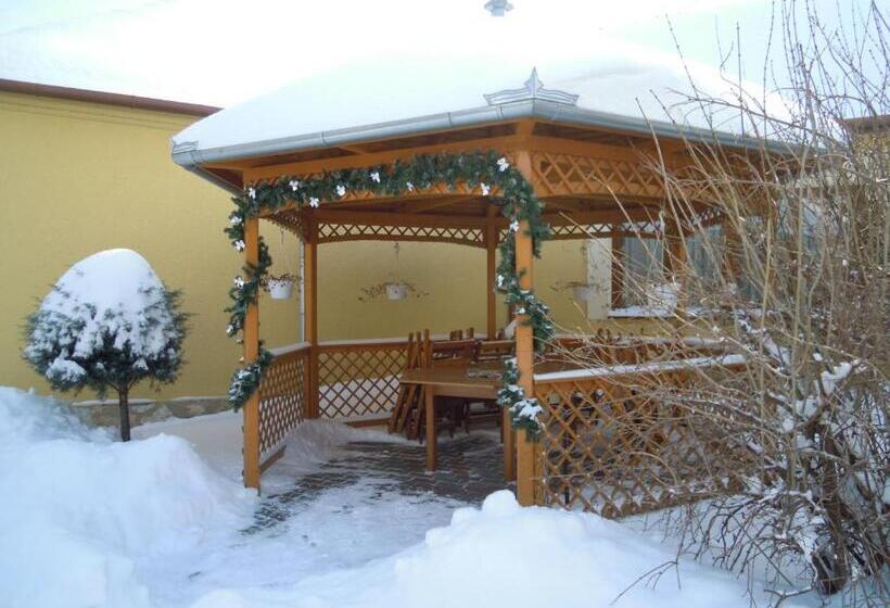 ペンション Eckhardt Vendégház