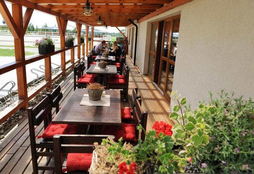 ペンション Farma Ptýrov