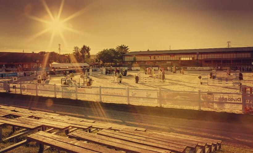 ペンション Farma Ptýrov