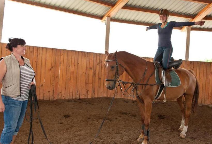 ペンション Farma Ptýrov