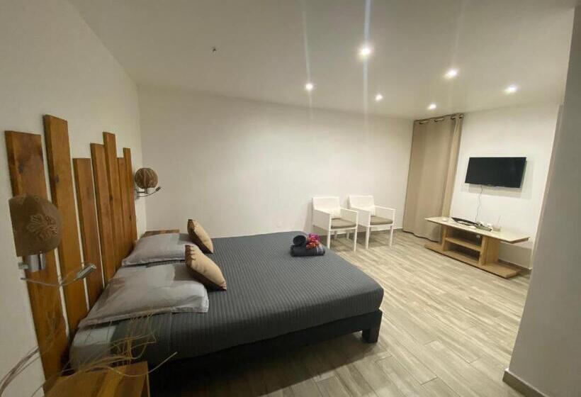 پانسیون La Maison Calebasse