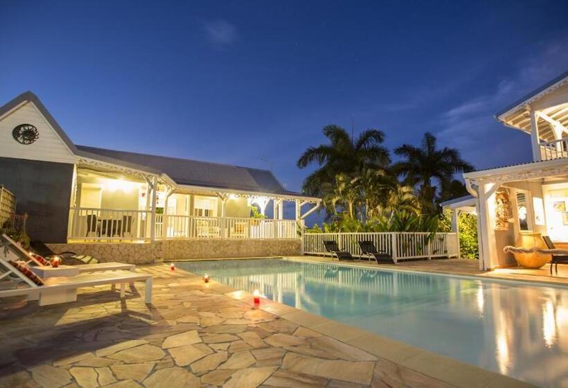 پانسیون La Maison Calebasse