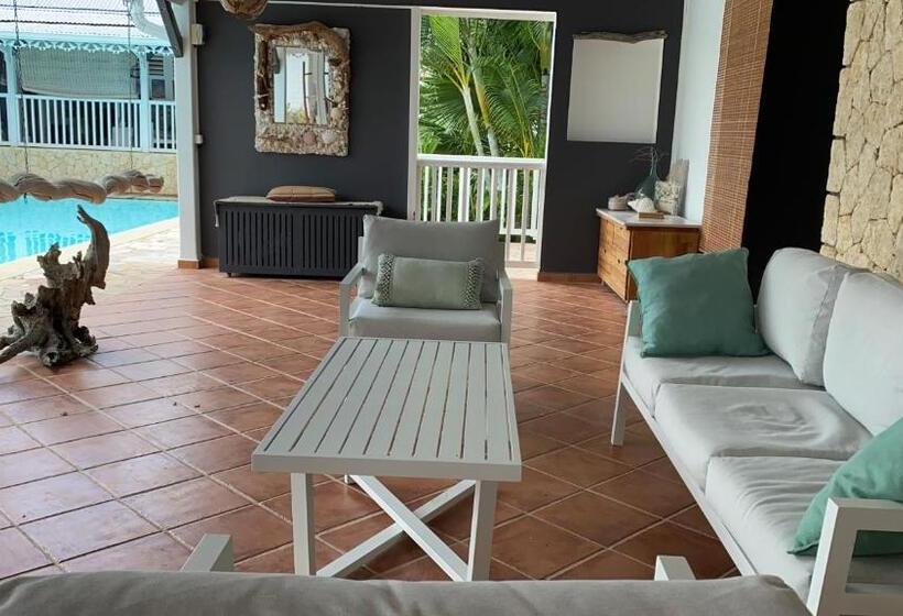 پانسیون La Maison Calebasse