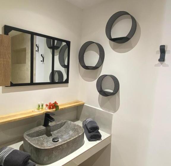 پانسیون La Maison Calebasse