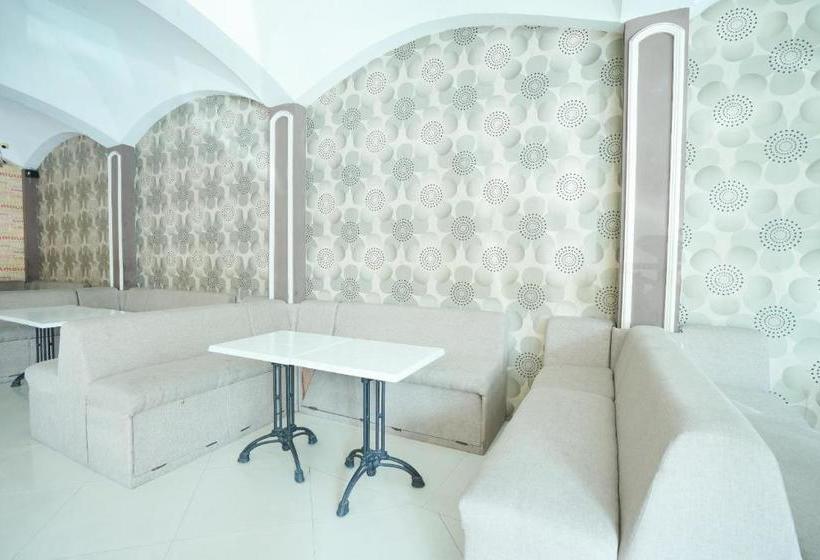 ペンション Mojokerto Classic Homestay