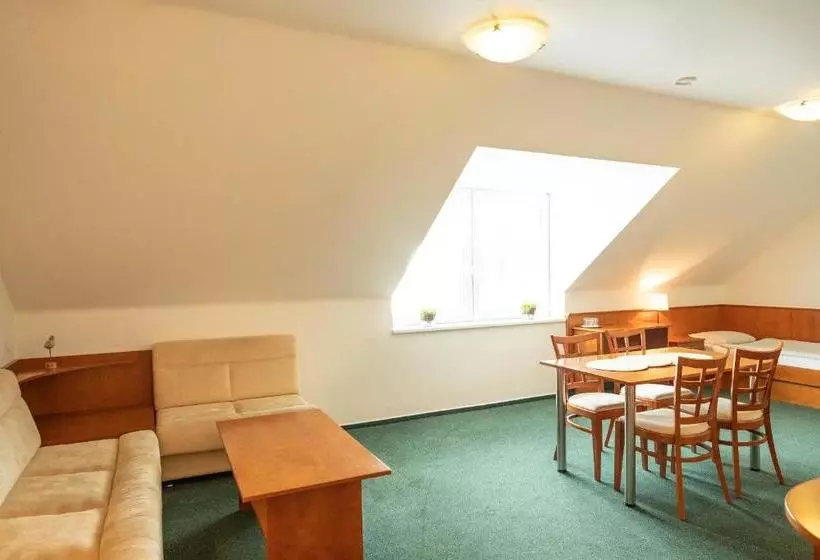 Majatalo Penzion Rondo