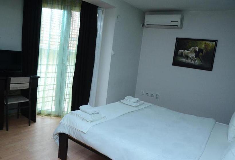 پانسیون Villa Konzuli