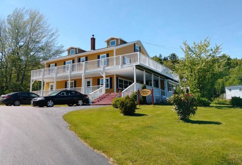 הוסטל The Island Inn