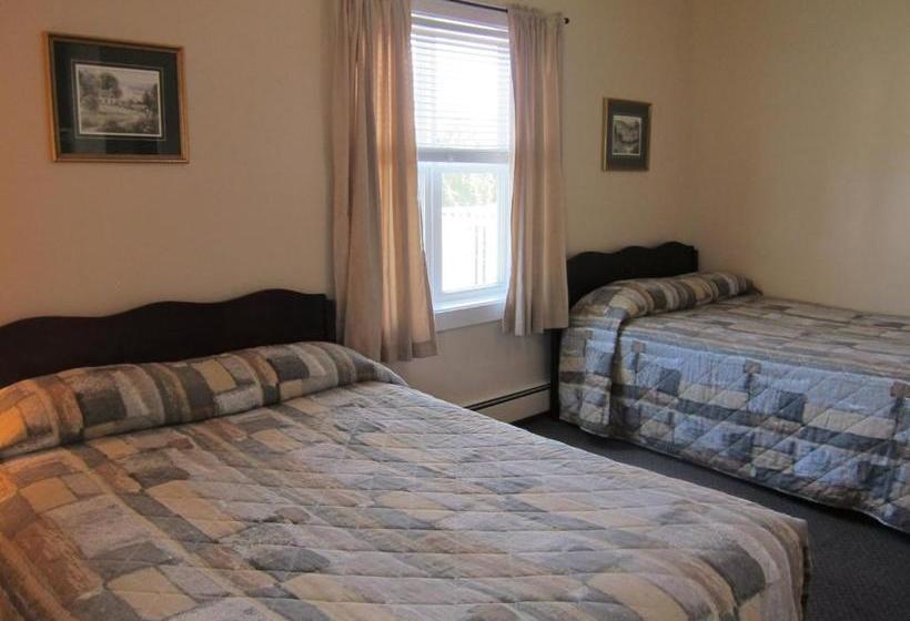 הוסטל The Island Inn