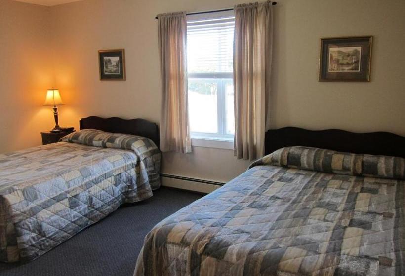 הוסטל The Island Inn