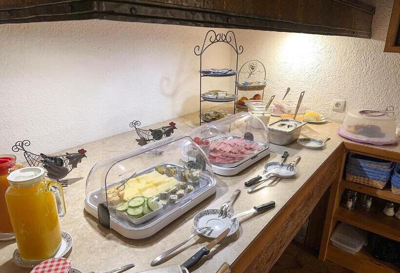 פנסיון Alte Schmiede