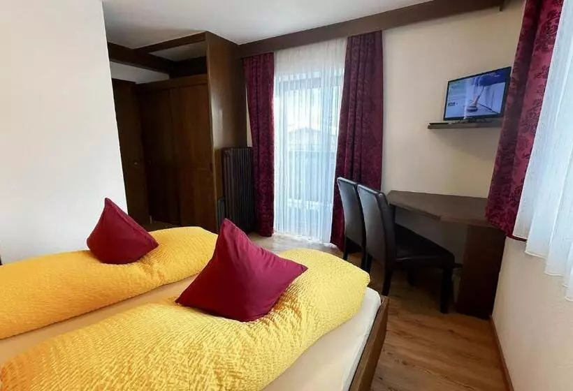 ペンション Alte Schmiede