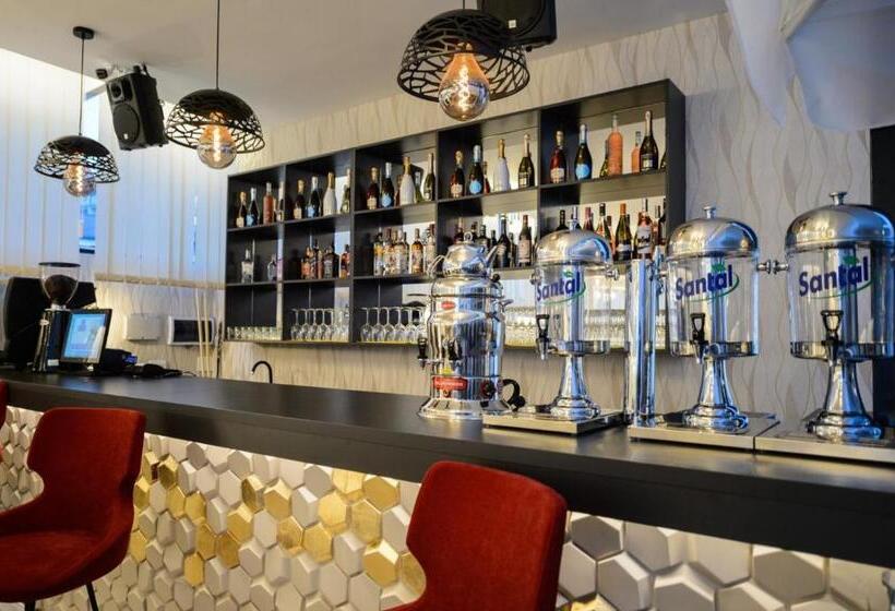 پانسیون Casa On