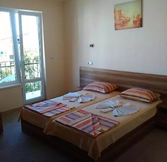 ペンション Fits Guest House