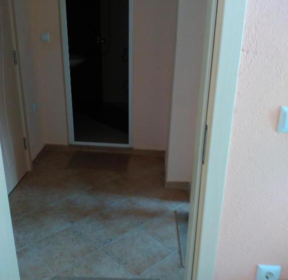 膳宿费 Fits Guest House