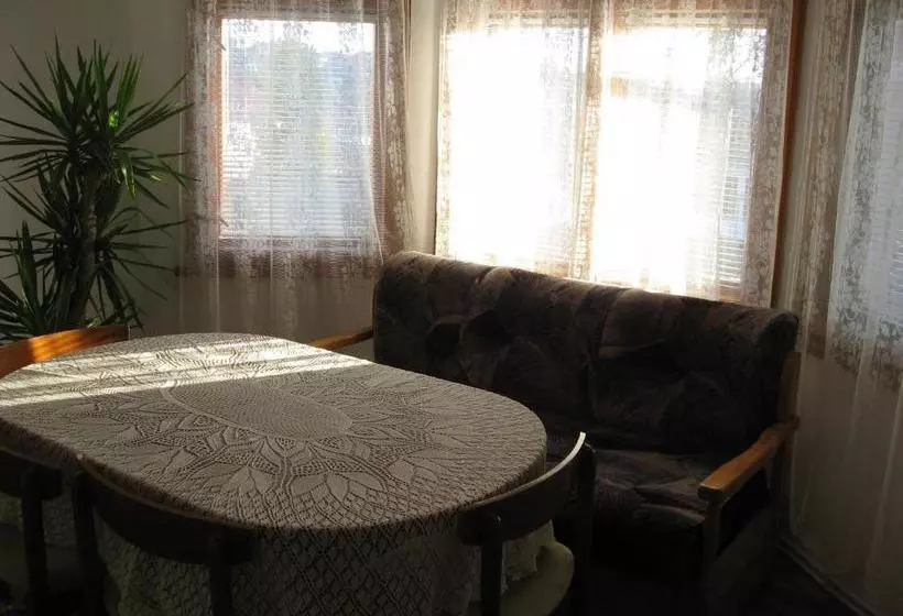 ペンション Guest House Astra