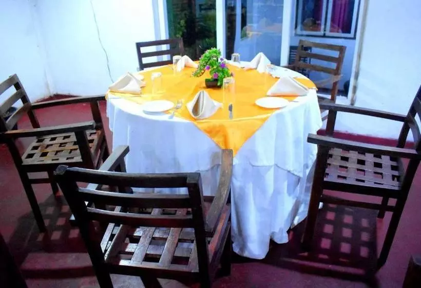 پانسیون Iora Resort Habarana