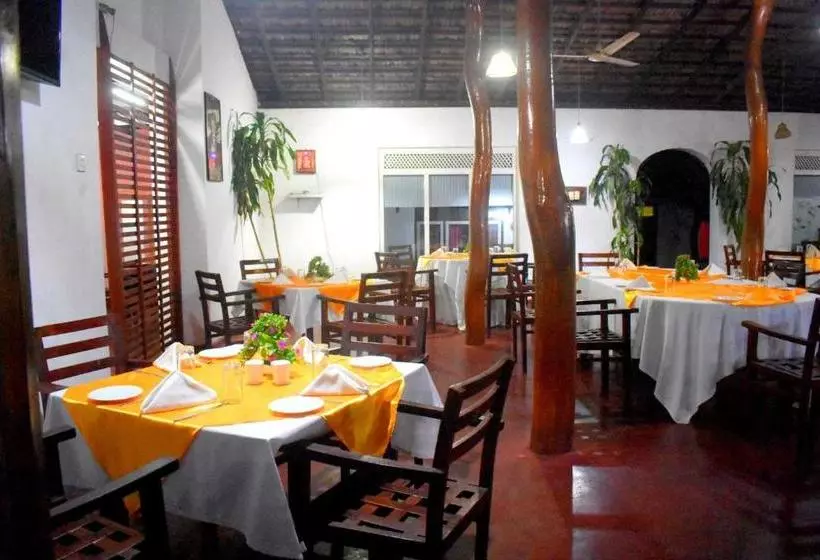 پانسیون Iora Resort Habarana