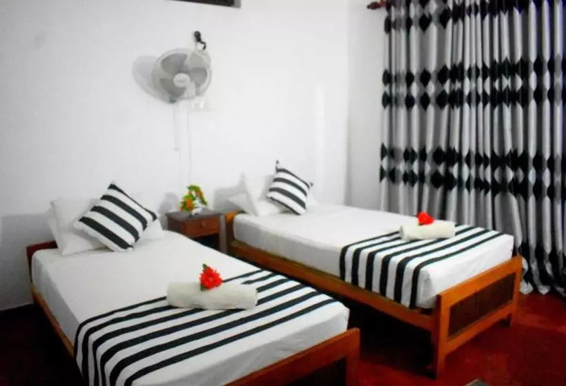 پانسیون Iora Resort Habarana