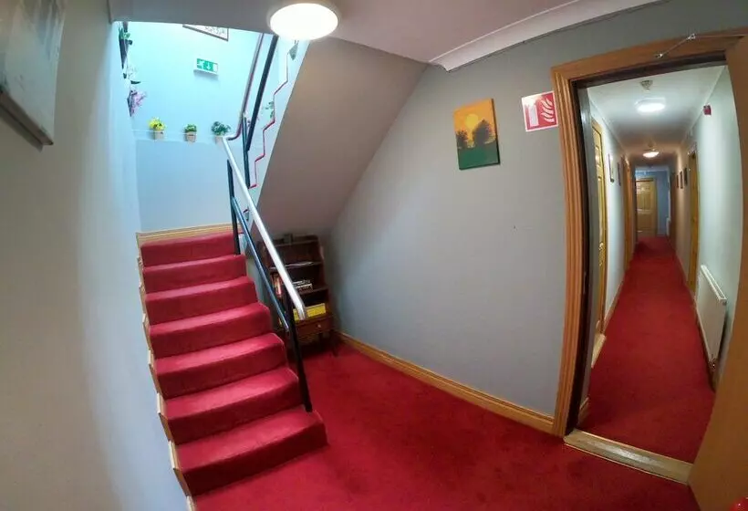 پانسیون The Foggy Dew Inn