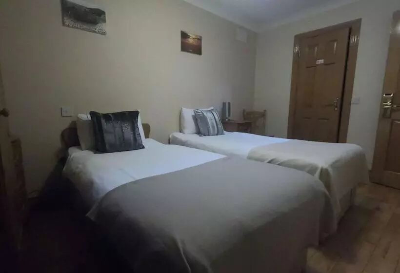 پانسیون The Foggy Dew Inn