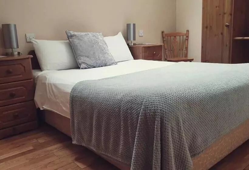 پانسیون The Foggy Dew Inn