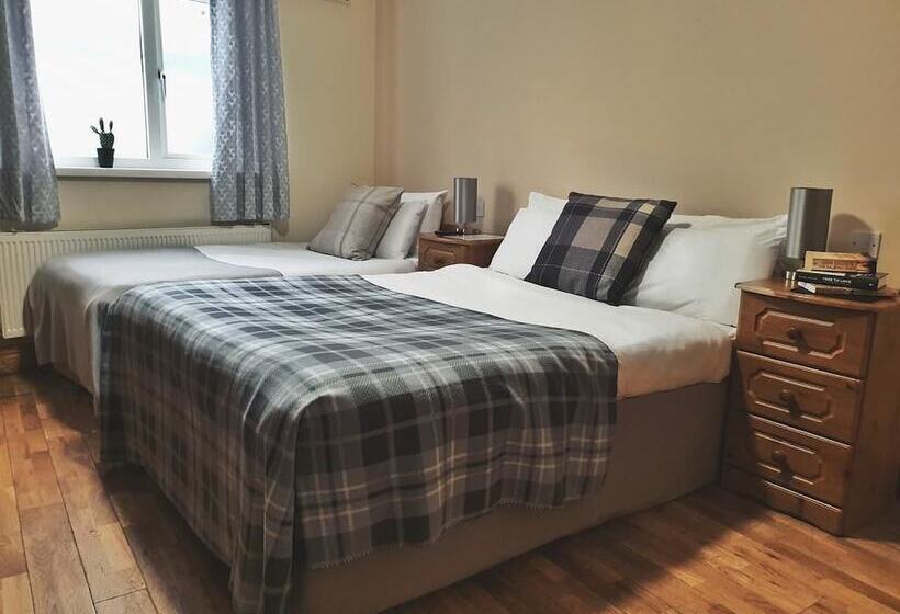 Пансион The Foggy Dew Inn