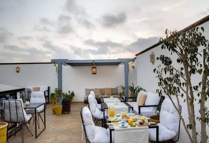 Riad Amaris