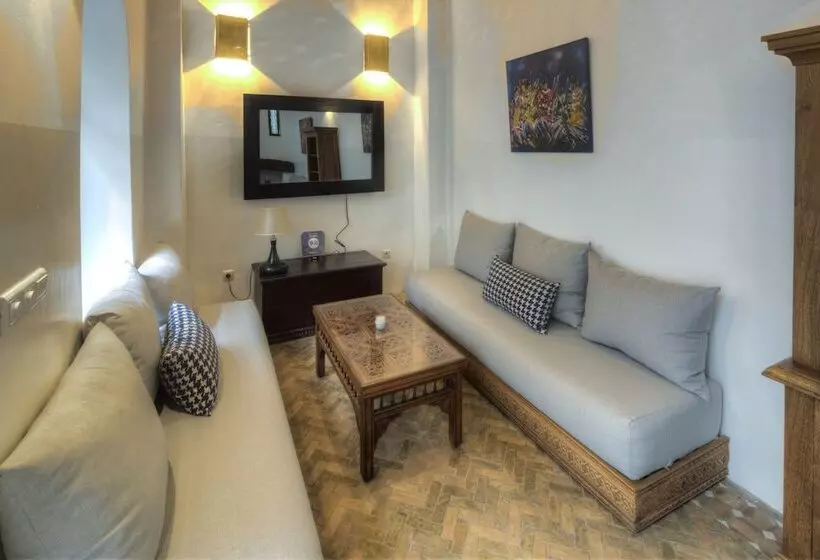 Riad Amaris