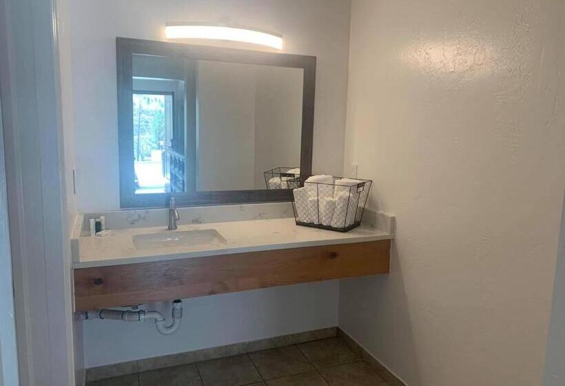 旅馆 Hanging Lake Inn