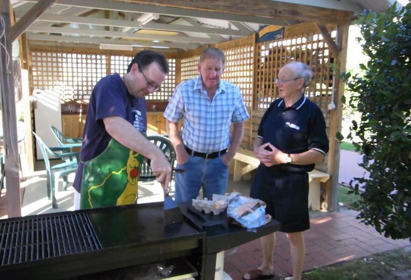 Lazy Acre Log Cabins
