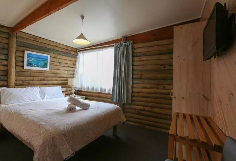 Lazy Acre Log Cabins