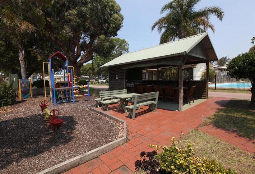 Lazy Acre Log Cabins