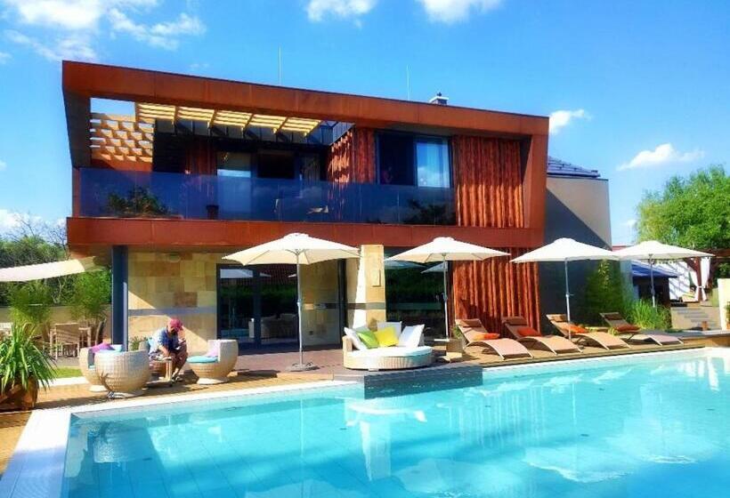 膳宿费 Butik Design Rooms