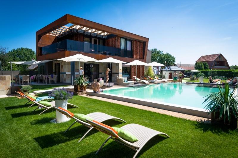 膳宿费 Butik Design Rooms